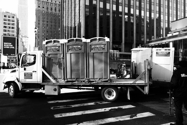 Best Portable toilet rental cost  in Elk Rapids, MI